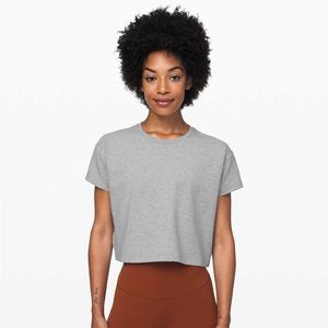Lululemon Cates Tee
Heathered Core Light Grey (thick)